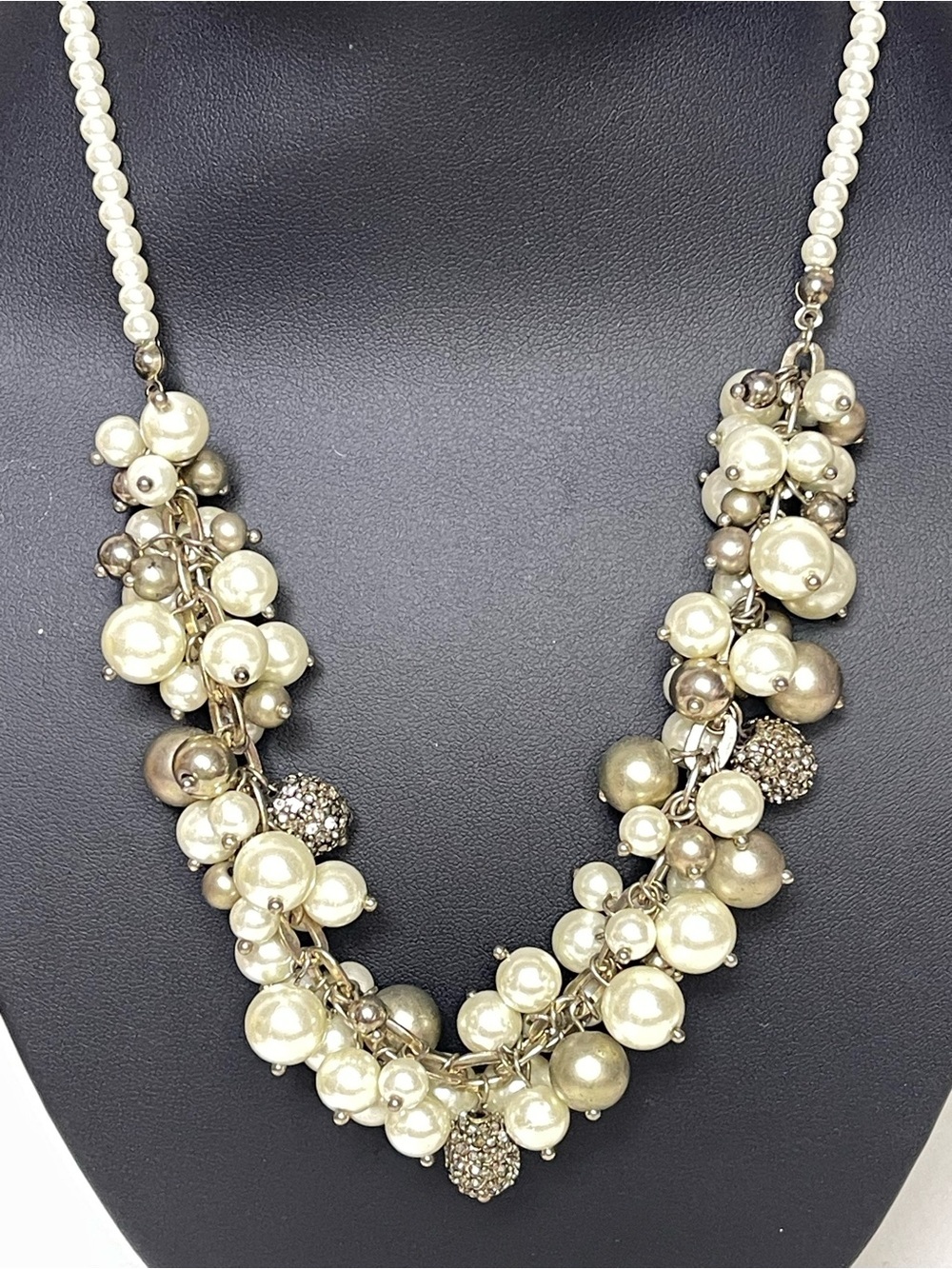 LOFT Clustered Pearl Necklace in Cream and Gold-Tone - Picture 7 of 9